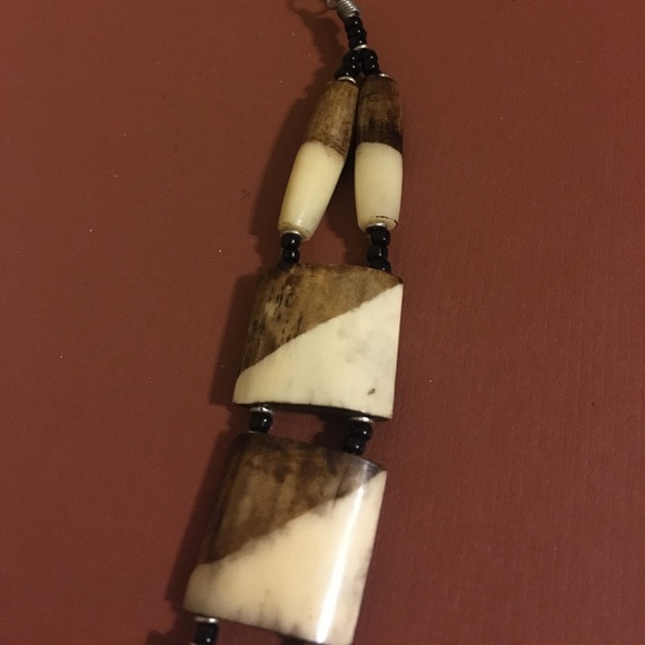 15in Glass 2 tone pieces w/Black Beads Choker - Picture 5 of 9